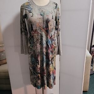 Multicolor Cute Abstract Print Dress. Has Side Pockets
